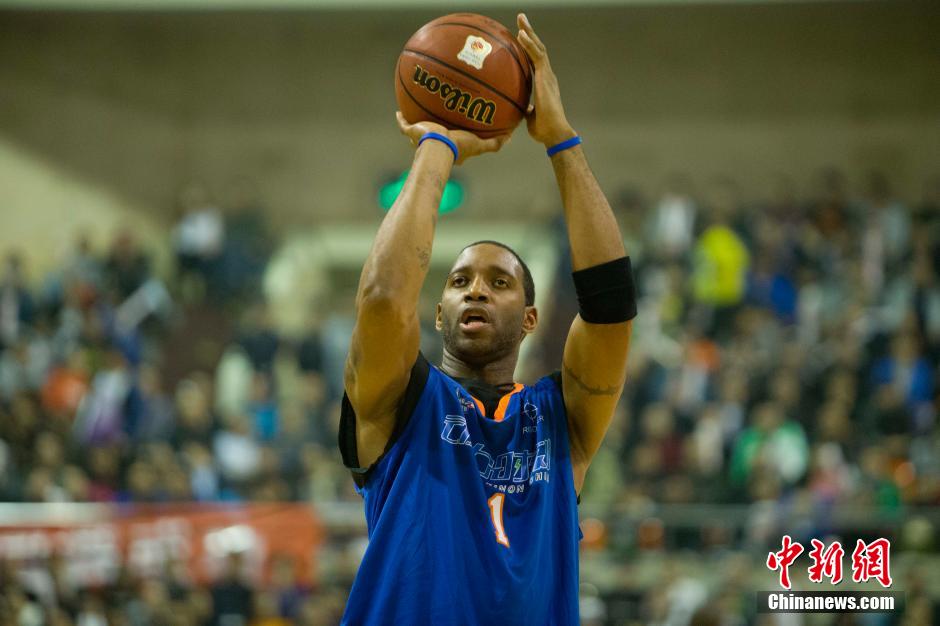 瑞士队凭借 瑞士队凭借